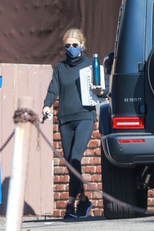 GWYNETH PALTROW Leaves a Gym in Santa Monica 01/24/2021