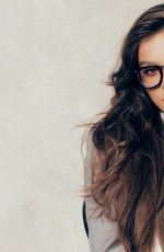HAILEE STEINFERLD for Prive Revaux 2021