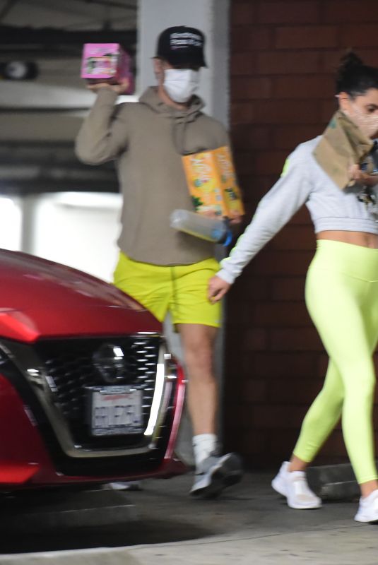 HAYLEY ERBERT Leaves a Gym in Los Angeles 01/12/2021