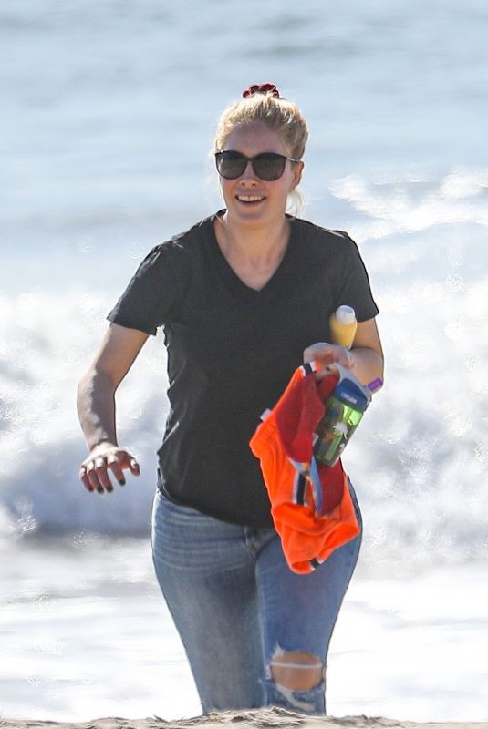 HEIDI MONTAG Out at a Beach in Santa Monica 01/09/2021