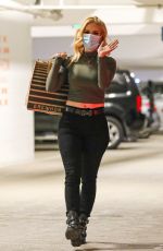 HEIDI MONTAG Shopping at Erewhon Market in Pacific Palisades 01/25/2021