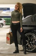 HEIDI MONTAG Shopping at Erewhon Market in Pacific Palisades 01/25/2021