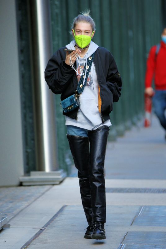 HUNTER SCHAFER Out and About in New York 01/18/2021