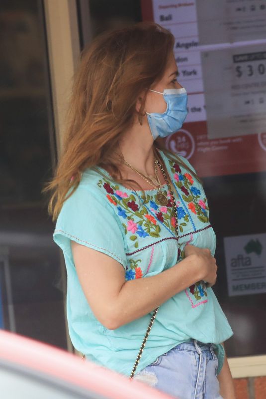 ISLA FISHER Out and About in Byron Bay 01/13/2021