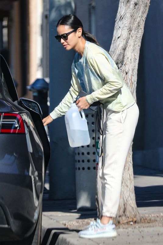 JAMIE CHUNG Shopping at Whole Foods in West Hollywood 01/20/2021