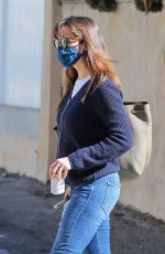 JENNIFER GARNER Check Out Construction of Her New Home in Brentwood 01/21/2021