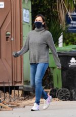 JENNIFER GARNER Out and About in Brentwood 01/27/2021