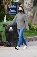 JENNIFER GARNER Out and About in Brentwood 01/27/2021