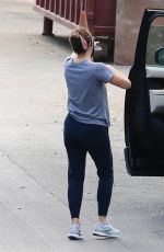 JENNIFER GARNER Out Dancing on the Street in Brentwood 01/22/2021