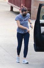 JENNIFER GARNER Out Dancing on the Street in Brentwood 01/22/2021