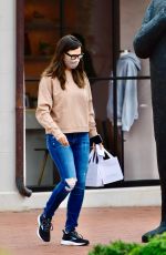 JENNIFER GARNER Out Shopping in Pacific Palisades 01/04/2021