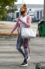 JENNIFER LOPEZ Arrives at a Gym in Miami 01/24/2021