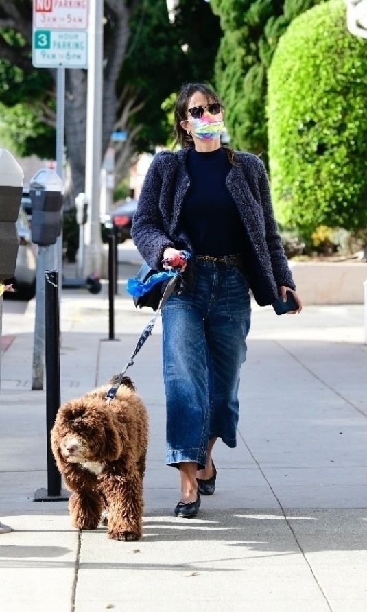 JORDANA BREWSTER Out for Coffee in Brentwood 01/13/2021 – HawtCelebs