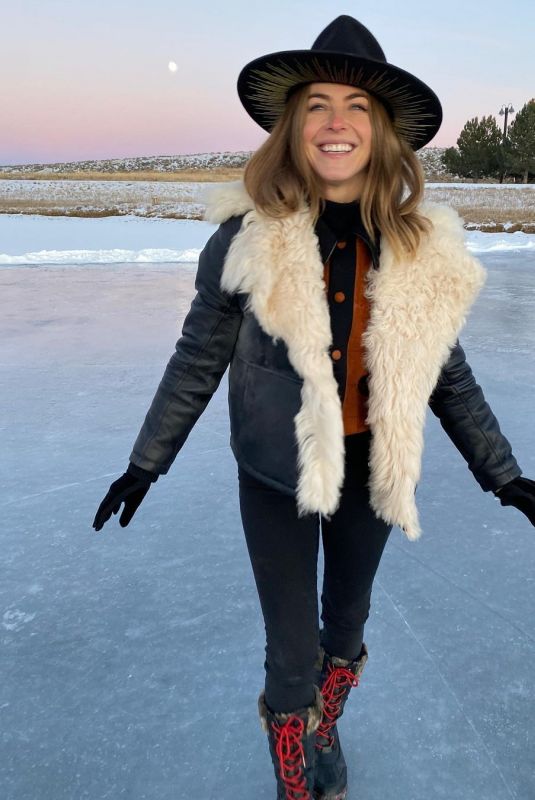 JULIANNE HOUGH - Instagram Photos 01/02/2021