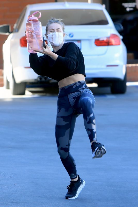 JULIANNE HOUGH Leaves a Gym in Los Angeles 01/18/2021