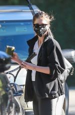 KATHERINE and CHRISTINA SCHWARZENEGGER Out in Santa Monica 01/11/2021