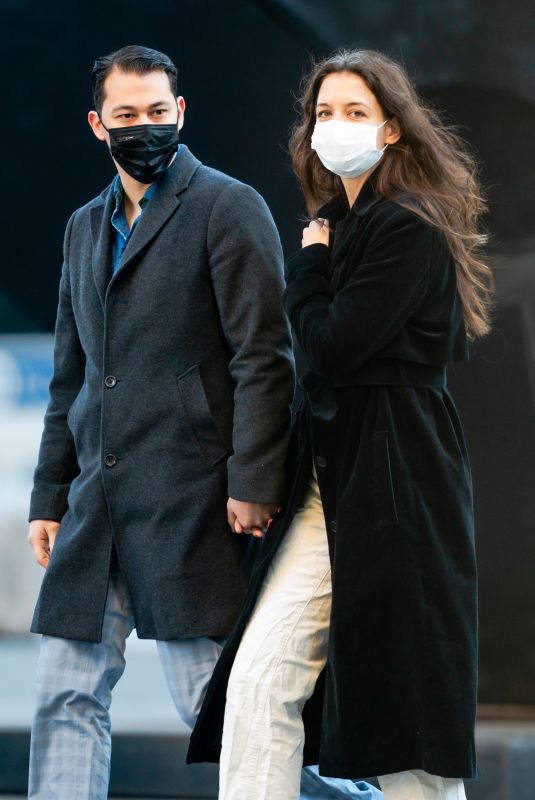 KATIE HOLMES and Emilio Vitolo Jr Out in New York 10/01/2021