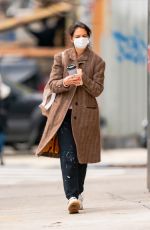 KATIE HOLMES Heading to an Art Studio in New York 01/05/2021