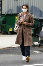 KATIE HOLMES Heading to an Art Studio in New York 01/05/2021