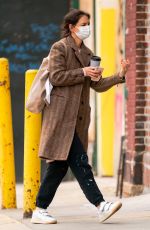 KATIE HOLMES Heading to an Art Studio in New York 01/05/2021