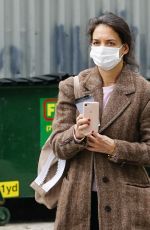 KATIE HOLMES Heading to an Art Studio in New York 01/05/2021