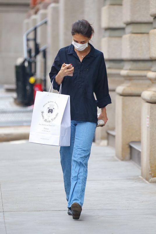 KATIE HOLMES Out Shopping at Santa Maria Novella in New York 01/08/2021