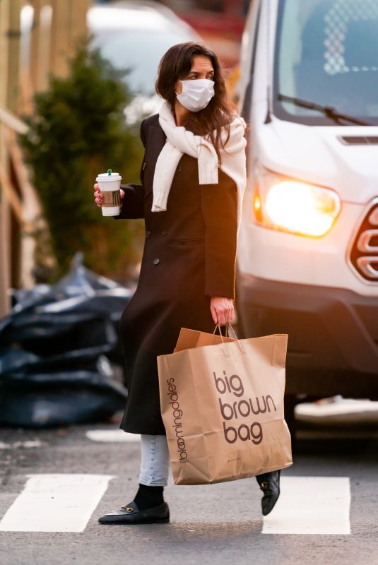 KATIE HOLMES Shopping at Macy
