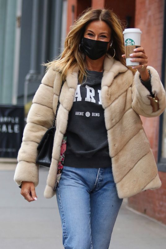 KELLY BENSIMON Out for Coffee in New York 01/24/2021