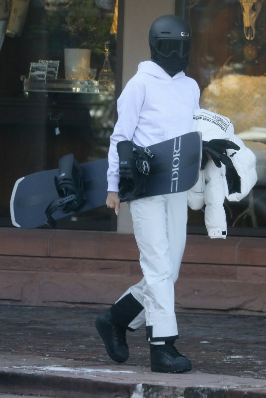 KENDALL and KRIS JENNER Out in Aspen 12/31/2020