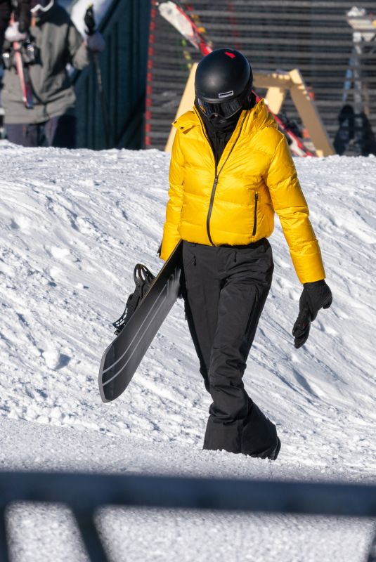 KENDALL JENNER at Buttermilk Ski Area in Aspen 01/02/2021