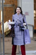 LAURA BENNANTI, SUTTON FOSTER and TESSA ALBERTSON on the Set of Younger in New York 01/18/2021