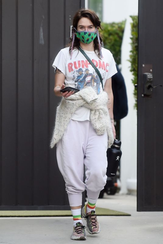LENA HEADEY Heading to a Gym in Los Angeles 01/22/2021