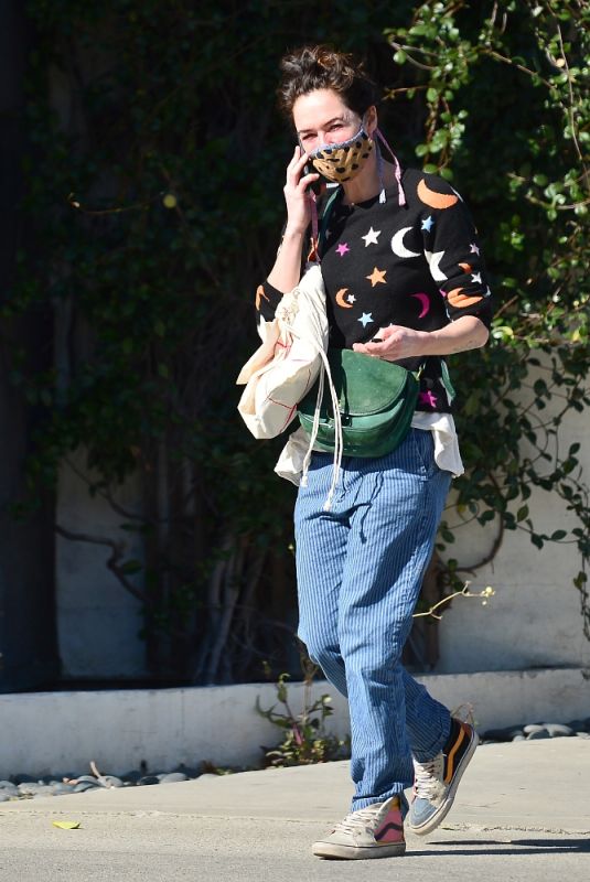 LENA HEADEY Leaves Clare Vivier Store in West Hollywood 01/26/2021