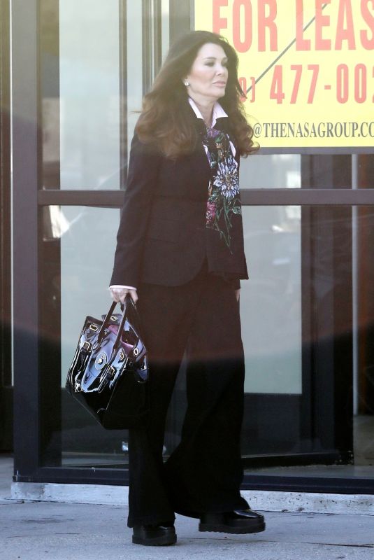 LISA VANDERPUMP Out in Los Angeles 12/30/2020