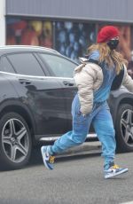 MAISIE SMITH Out and About in Wssex 12/29/2020