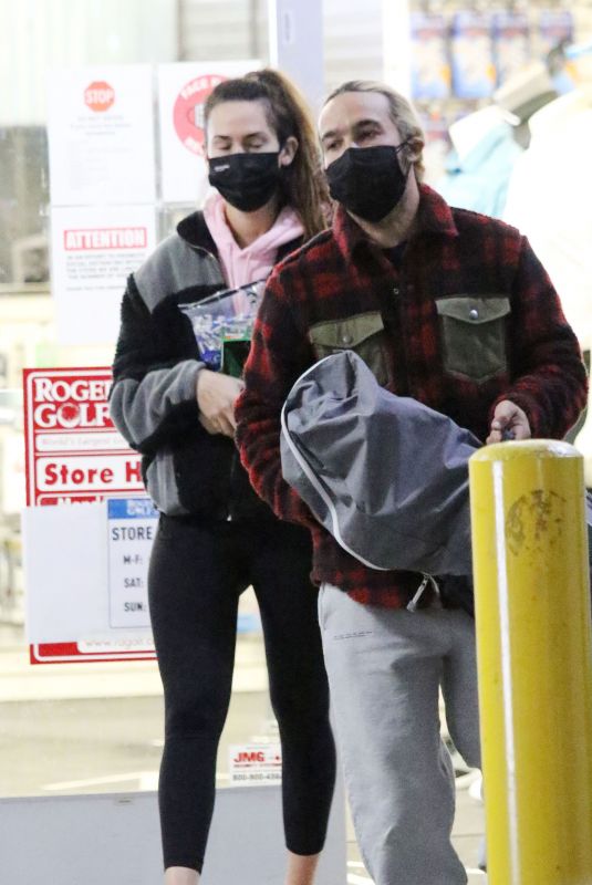 MEGAN CAMPER Leaves a Sports Store in Los Angeles 01/29/2021