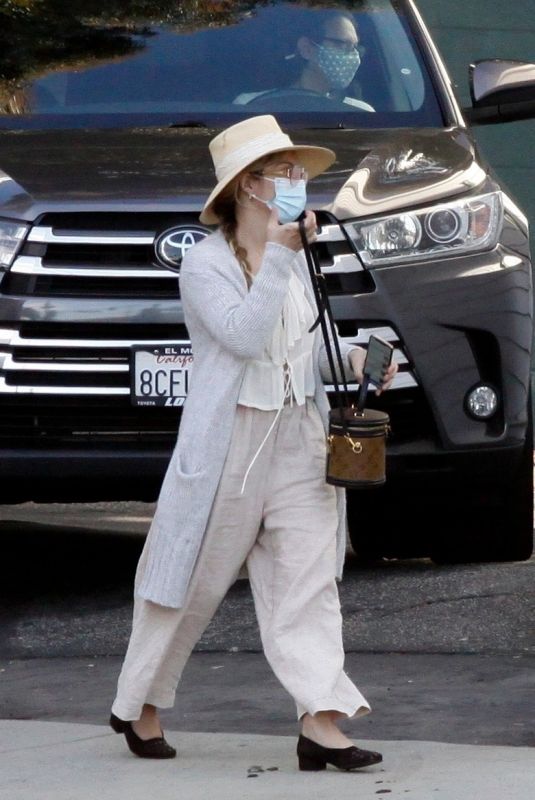 MELISSA COHEN Out and About in Los Angeles 01/14/2021
