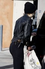 MILEY CYRUS Leaves a Gym in West Hollywood 01/24/2021