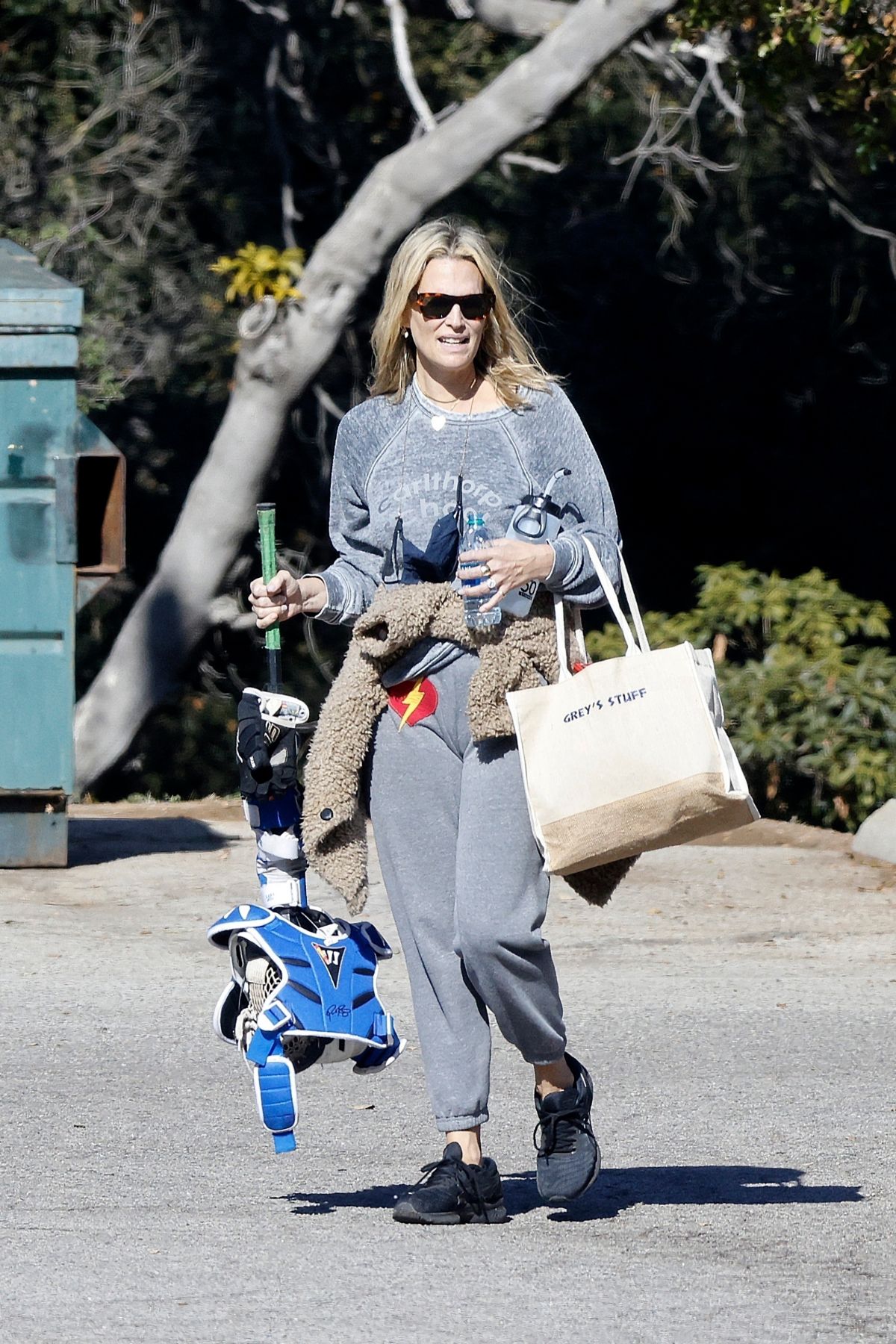 molly-sims-at-a-softball-class-in-pacific-palisades-01-24-2021-2.jpg