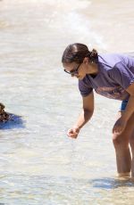 NATALIE PORTMAN Out Seashell Hunting at a Beach in Sydney 01/10/2021