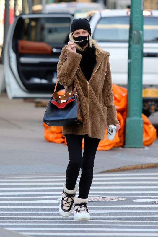 NICKY HILTON Out for Coffee in New York 01/06/2021