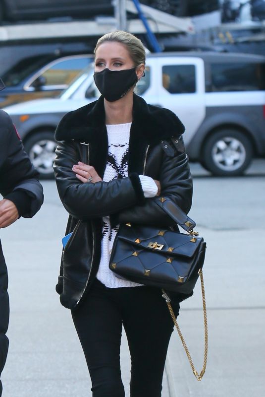 NICKY HILTON Wearing a Mask Out in New York 01/19/2021