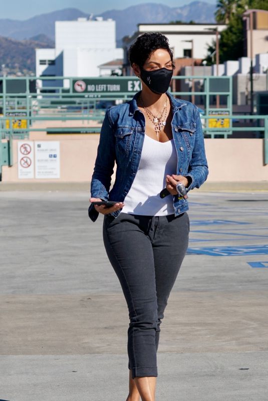 NICOLE MURPHY Leaves a Doctor