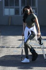 NICOLE WILLIAMS Leaves a Physical Therapy Clinic in West Hollywood 01/21/2021