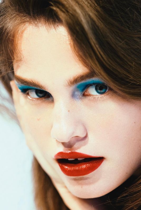 OLGA OBUMOVA for Kunst Magazine, January 2021