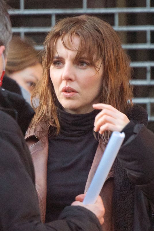 OPHELIA LOVIBOND on the Set of a Princess in London 01/23/2021