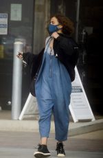 PAULA PATTON Shopping at Vintage Grocers in Malibu 01/08/2021