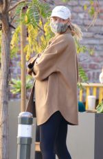 Pregnant ELSA HOSK at Blue Bottle Coffee in Studio City 01/01/2021