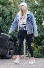 Pregnant ELSA HOSK Out Hiking in Los Angeles 01/02/2021