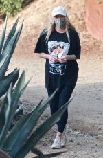 Pregnant ELSA HOSK Out Hiking in Los Angeles 01/02/2021